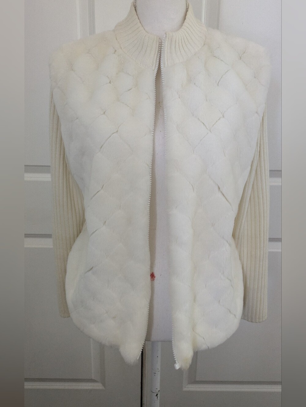 ❄Designers Originals Studio Winter White Faux Fur Ribbed Knit Zip Jacket - Small
